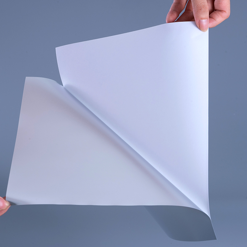 50 mic Matt Silver PET Label materiály Film s akrylovým lepidlom na vodnej báze pre UV atramentovú tlač