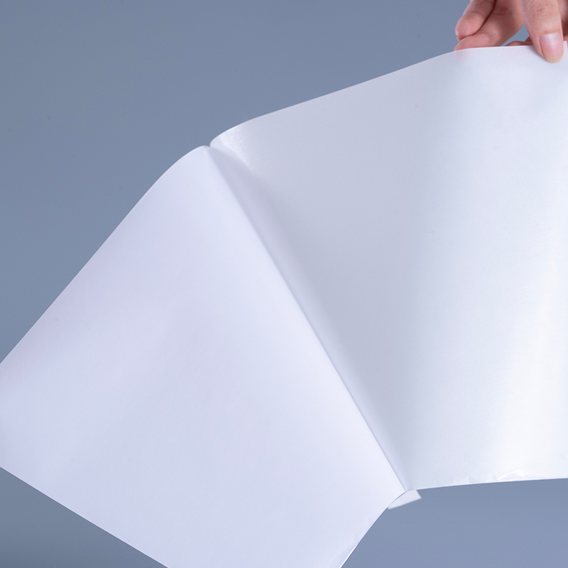 Samolepiaci lesklý biely fotografický papier pre atramentovú tlač